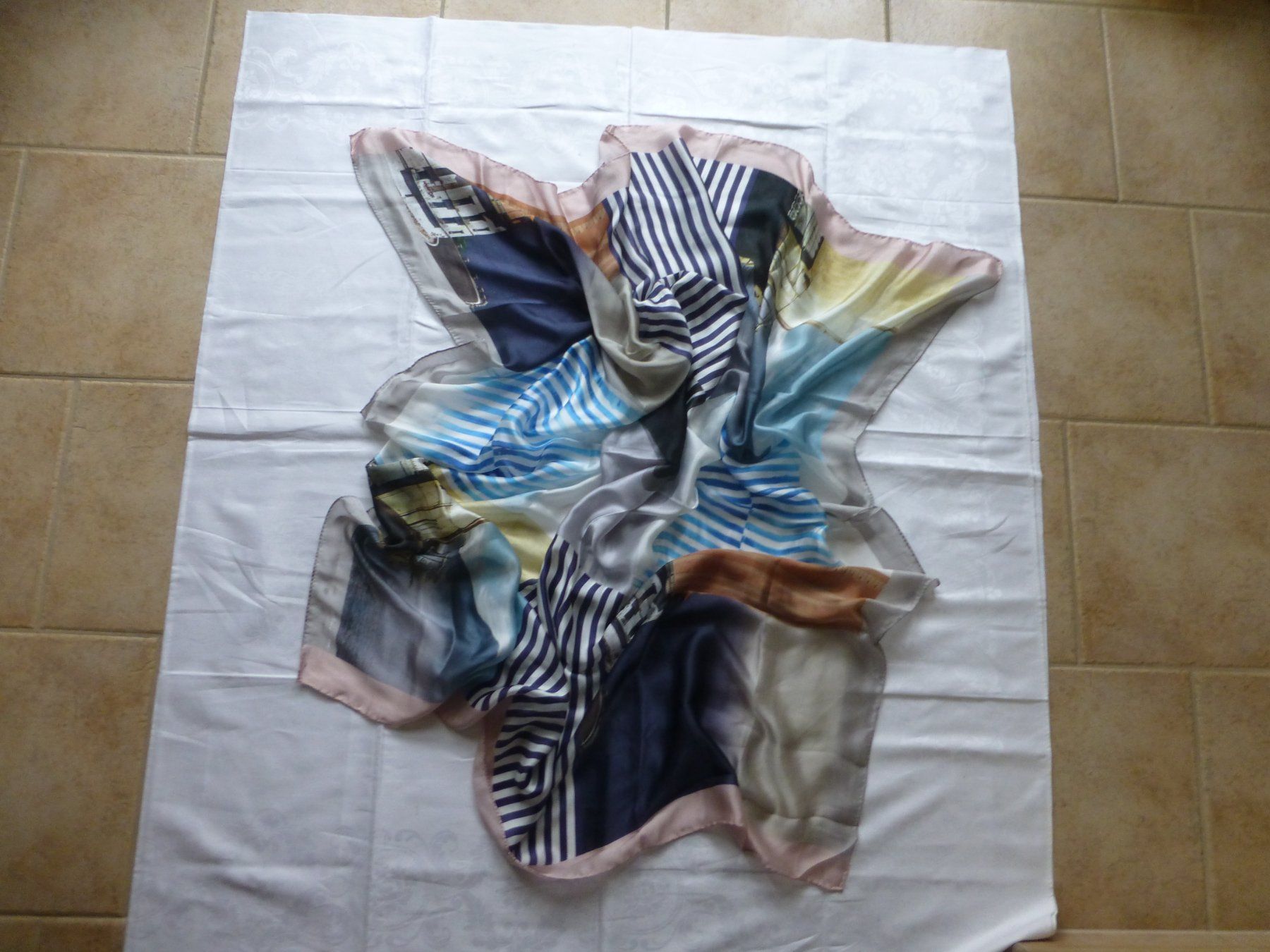 Marc Cain Foulard & Sciarpe: Foulard echte Seide von Marc Cain – Usato da Würenlingen venduto da drago56 4