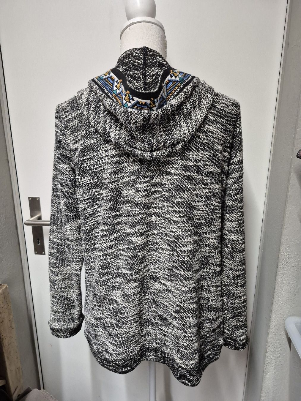 Roxy Vestes: ROXY Jäggli Jacke Gr.M, Azteken-Muster – D'occasion à Merligen par muss_haben 1
