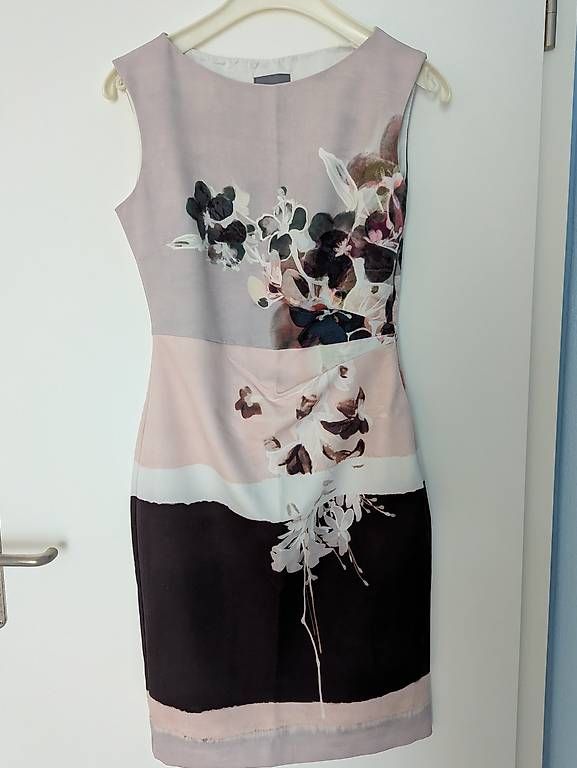 Phase Eight Robes: Phase Eight Gr. 10 – D'occasion à Lyss par Tthaovna