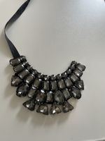 Elegante Statement-Kette, schwarz, neuwertig, Herbst
