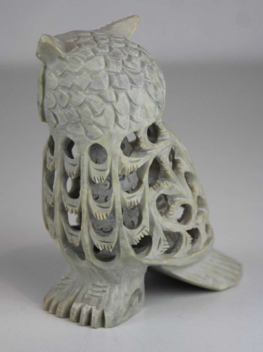 Figuren: Geschnitzte Eule aus Stein – Gebraucht aus Basel von IRMAundFRED 1