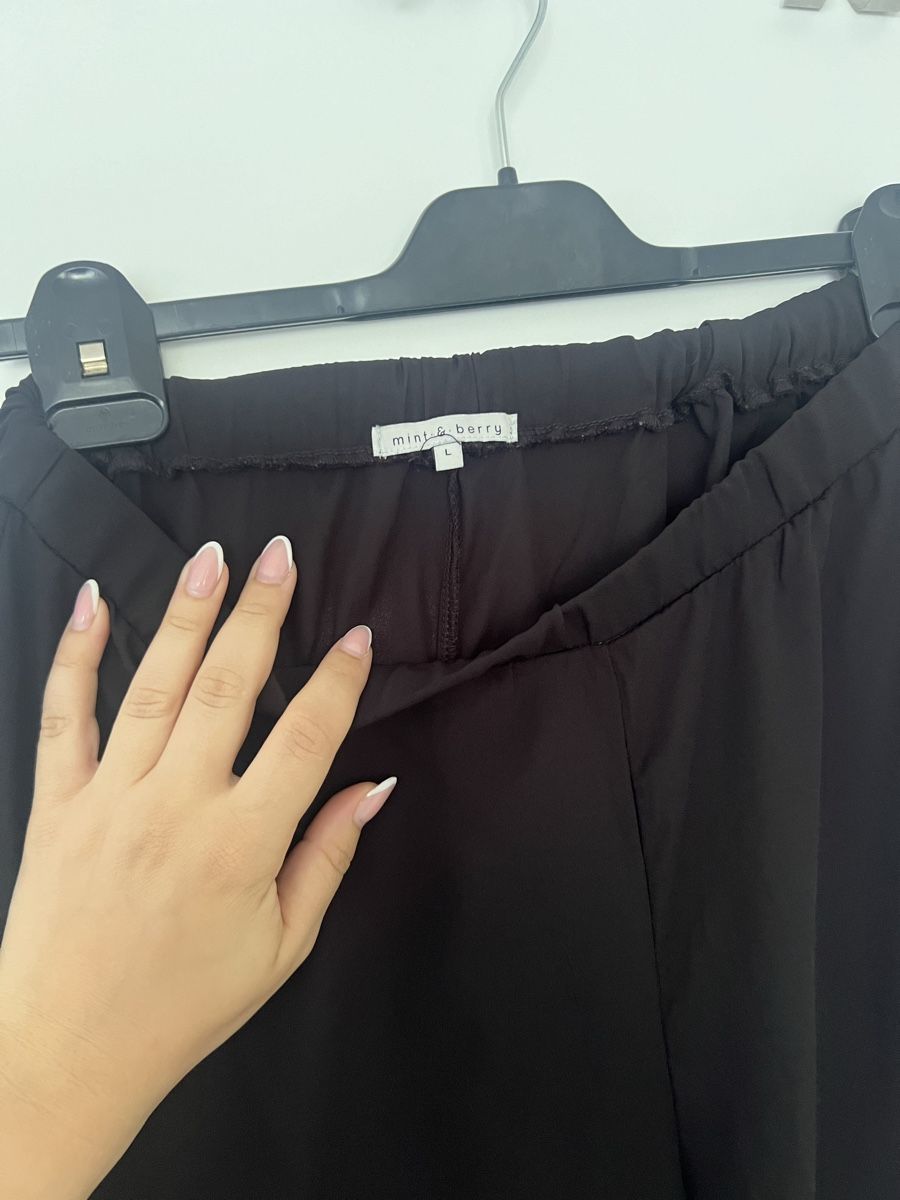 Lotti di vestiti: Schwarzes Strand Set mit Spitzendetails Gr. L& Top Hose – Usato da Wattwil venduto da skr_94 4