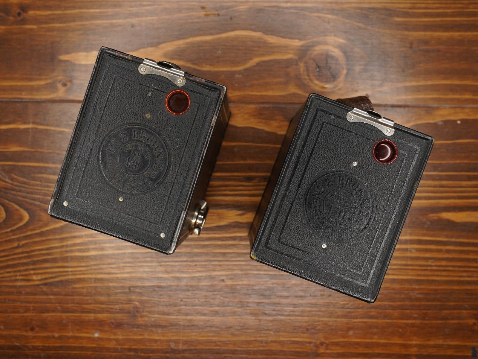 Kodak Fotocamera: 2x Kodak Brownie – Difettoso da Bern venduto da FotoStrobo.ch_Outlet 1