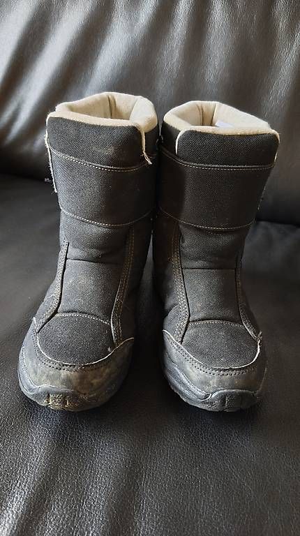 Scarpe per ragazze: Winterstiefel/Snowboot, Gr.31 – Usato da Elsau venduto da zebraeli 1