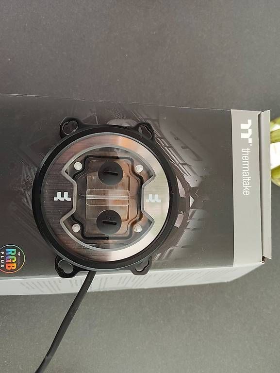 PC: Diverse PC Komponenten mit RGB und Wasserkühlung – Usato da Glarus venduto da Hadowa