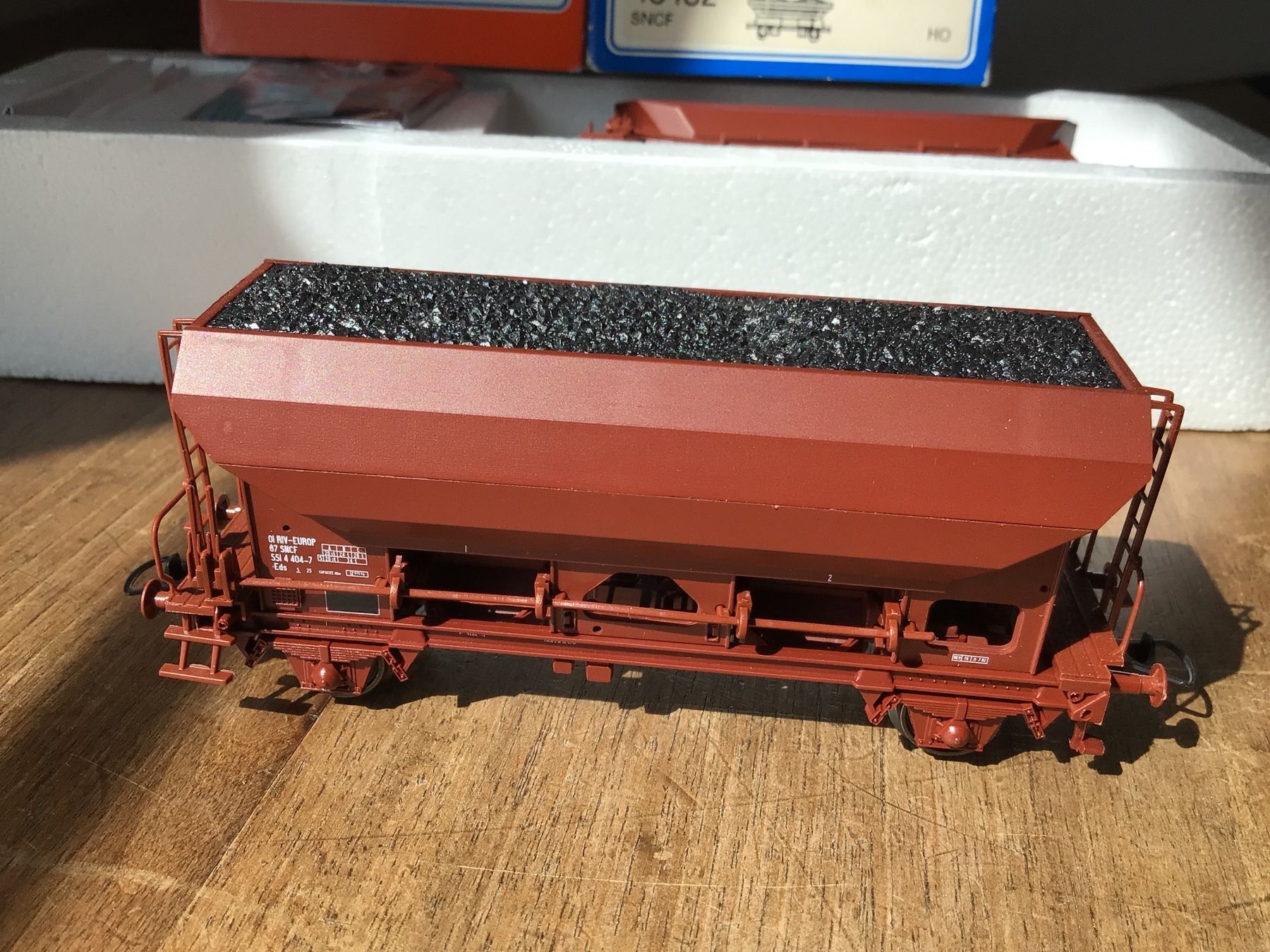 Roco Modelleisenbahnen: Roco 46432 SNCF Schüttgutwagen – Neu (gemäss Beschreibung) aus Balgach von  1