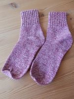 Socken NEU in rot-weiss Damensocken Herrensocken