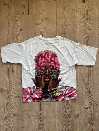 Weitgeschnittenes T-Shirt mit Print