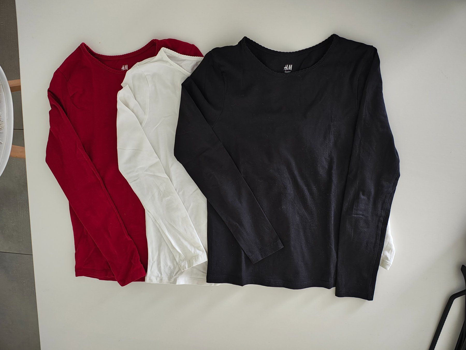 H&M Kleiderpakete & -sets: 3 x Langarmshirt gr.134/140 – Gebraucht aus Winterthur von Husakeva