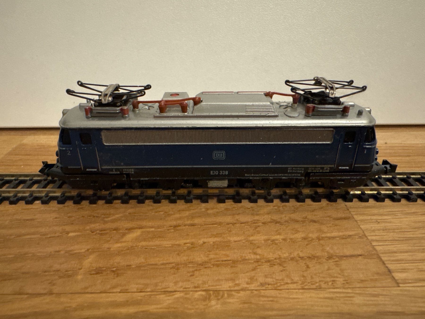 Trix Modellini di ferrovie: Minitrix 2932 DB E-Lok E10 338 – Usato da Schlierbach venduto da Look8