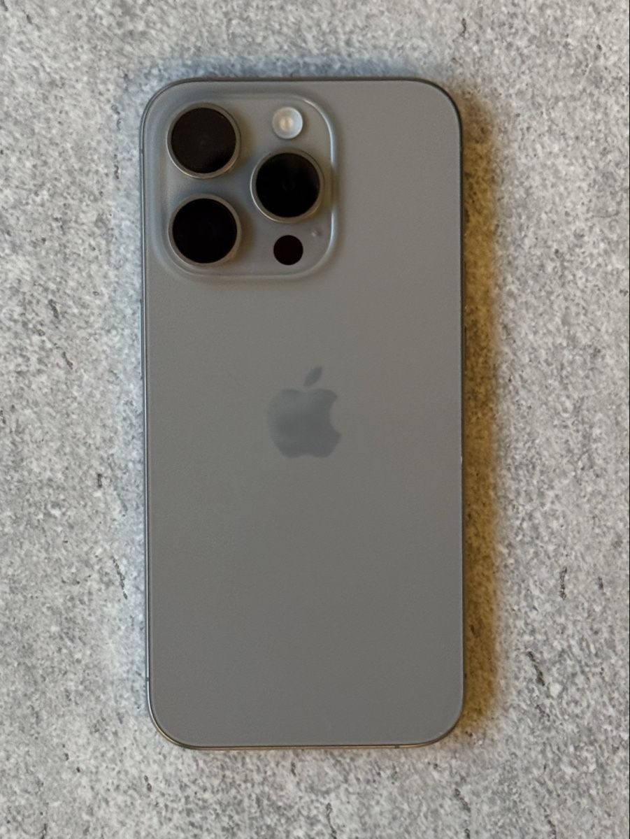 Apple Telefoni cellulari / Smartphones: Apple iPhone 15 Pro – Nuovo (secondo la descrizione) da Horgen venduto da DH177 2