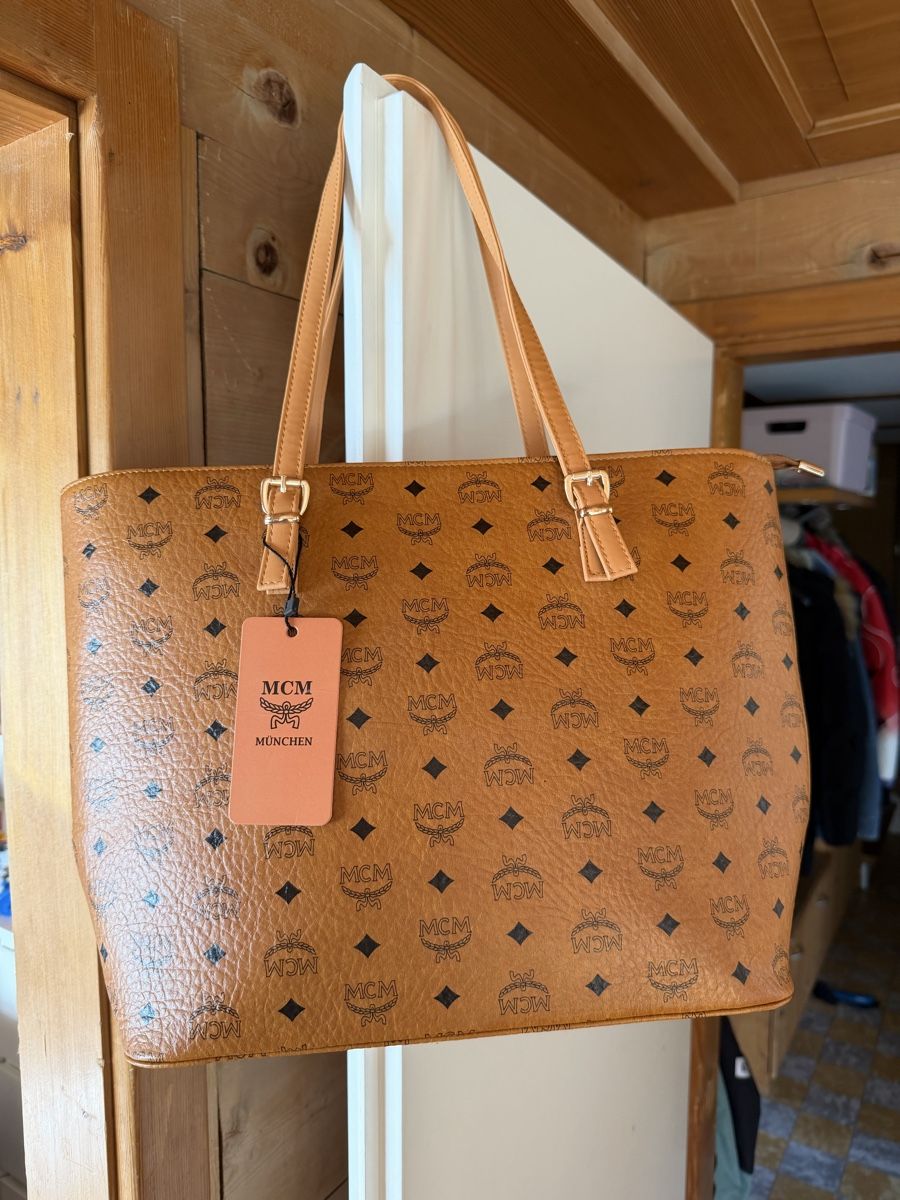 Sacs femmes: Tasche NEU – Neuf avec emballage d'origine à Triesenberg par dom_hd56