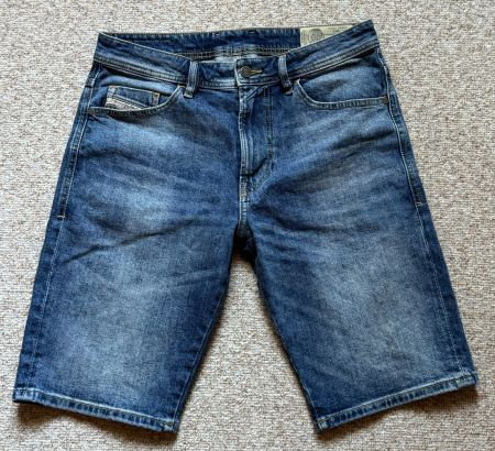 Jeans Shorts Diesel Thoshort W30 NEUWERTIG!