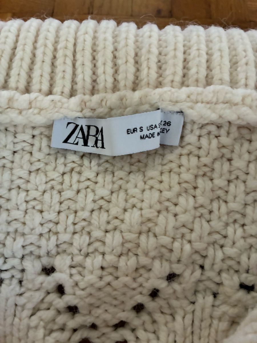 Zara Pulls & Sweat-shirts: Zara Cardigan cremeweiss – D'occasion à Ermatingen par carmen_steiner 1