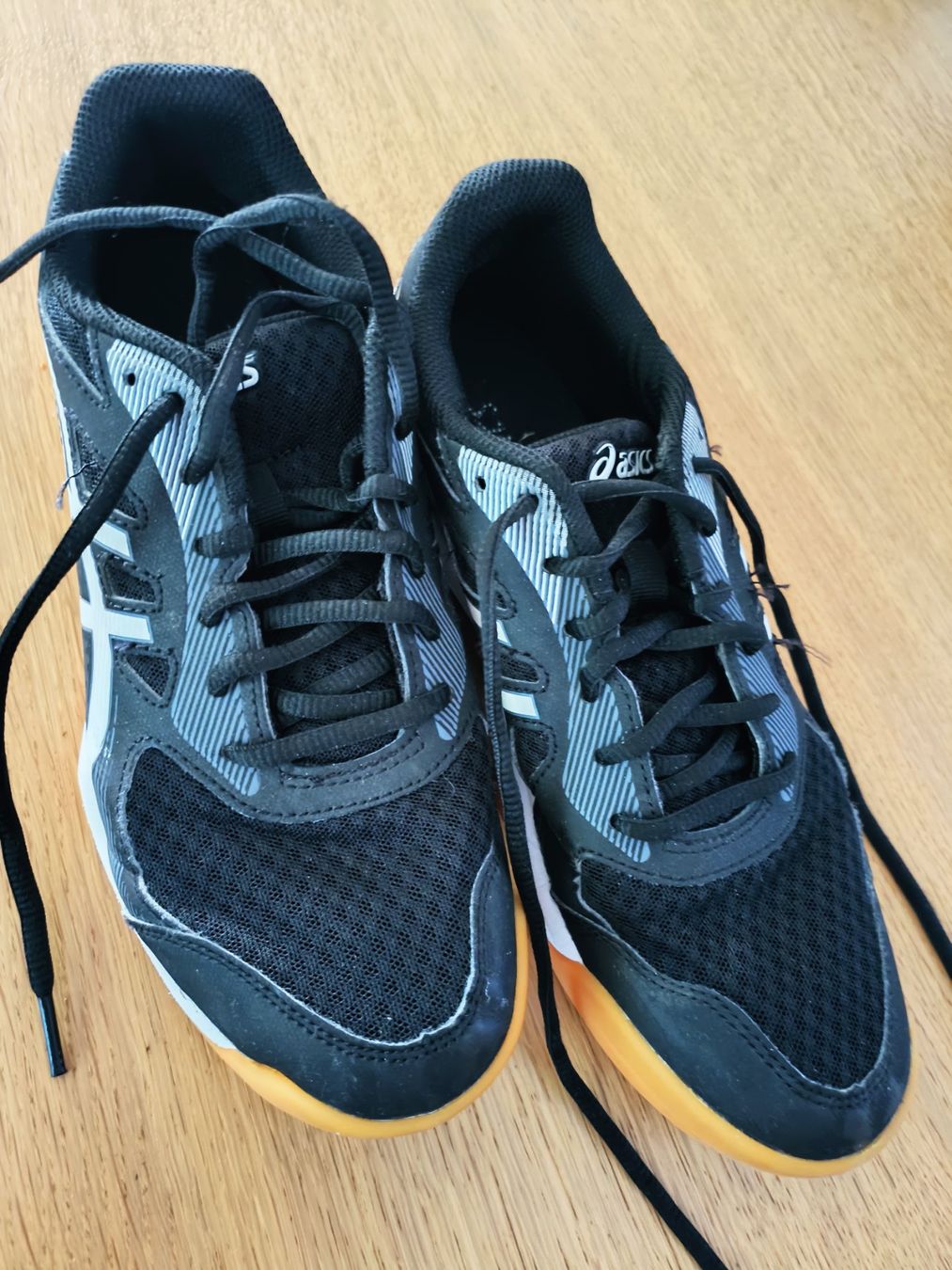 Asics Herrenschuhe: Hallenschuh Asics Gr. 40.5 – Gebraucht aus Stein AR von bigjohn82