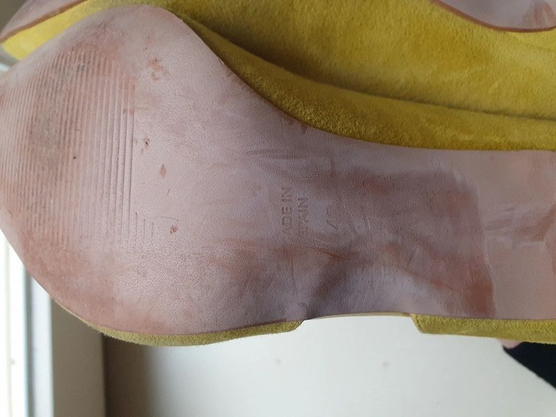 Scarpe da donna: Escarpins jaune en daim 42 – Usato da Geneve venduto da Monthoux13 3