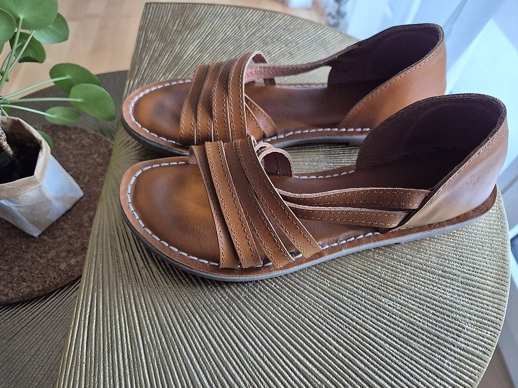 Scarpe da donna: Echtleder-Sandale, Grösse 38 – Usato da Zürich venduto da nat_zjl8 1