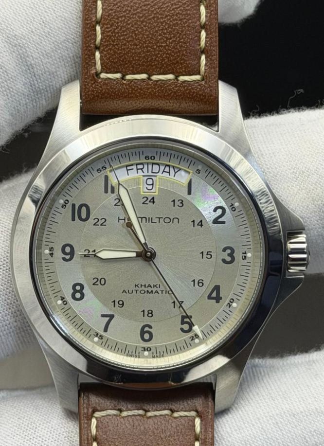 Hamilton Uhren: Hamilton Khaki Field King – Gebraucht aus Corcelles-près-Payerne von Tcholleybus