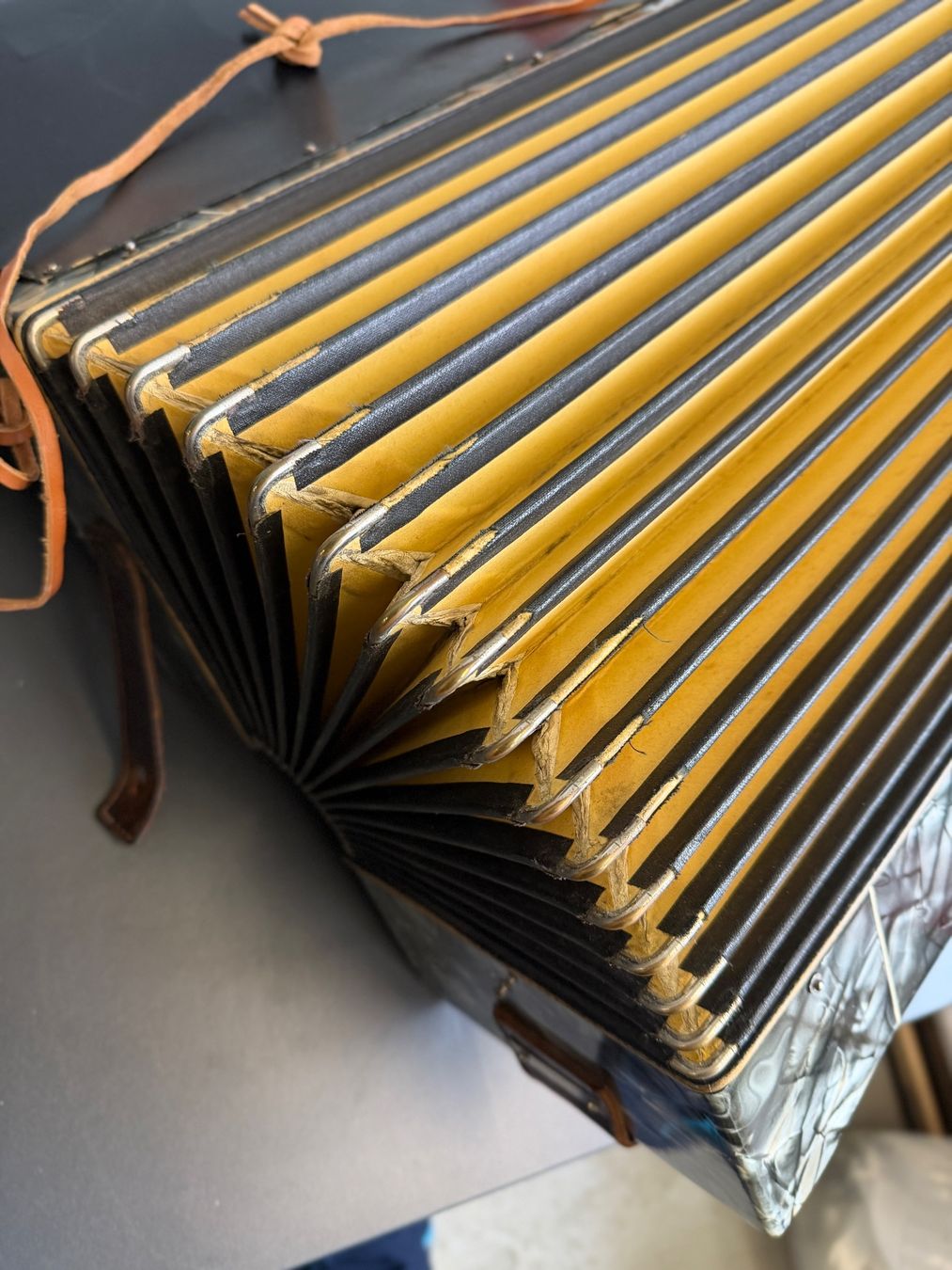 Strumenti musicali: Hohner Akkordeon Tango 3 – Usato da Aarburg venduto da Wendepunkt_Fundgrube 6