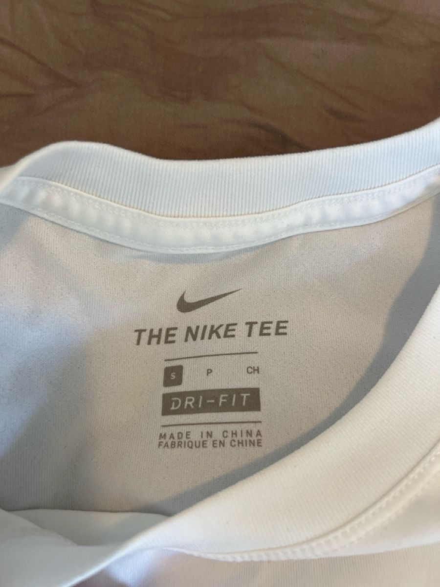 Nike T-shirts: Nike T-shirt – Neuf (Voir description) à Zürich par fla_2552 1