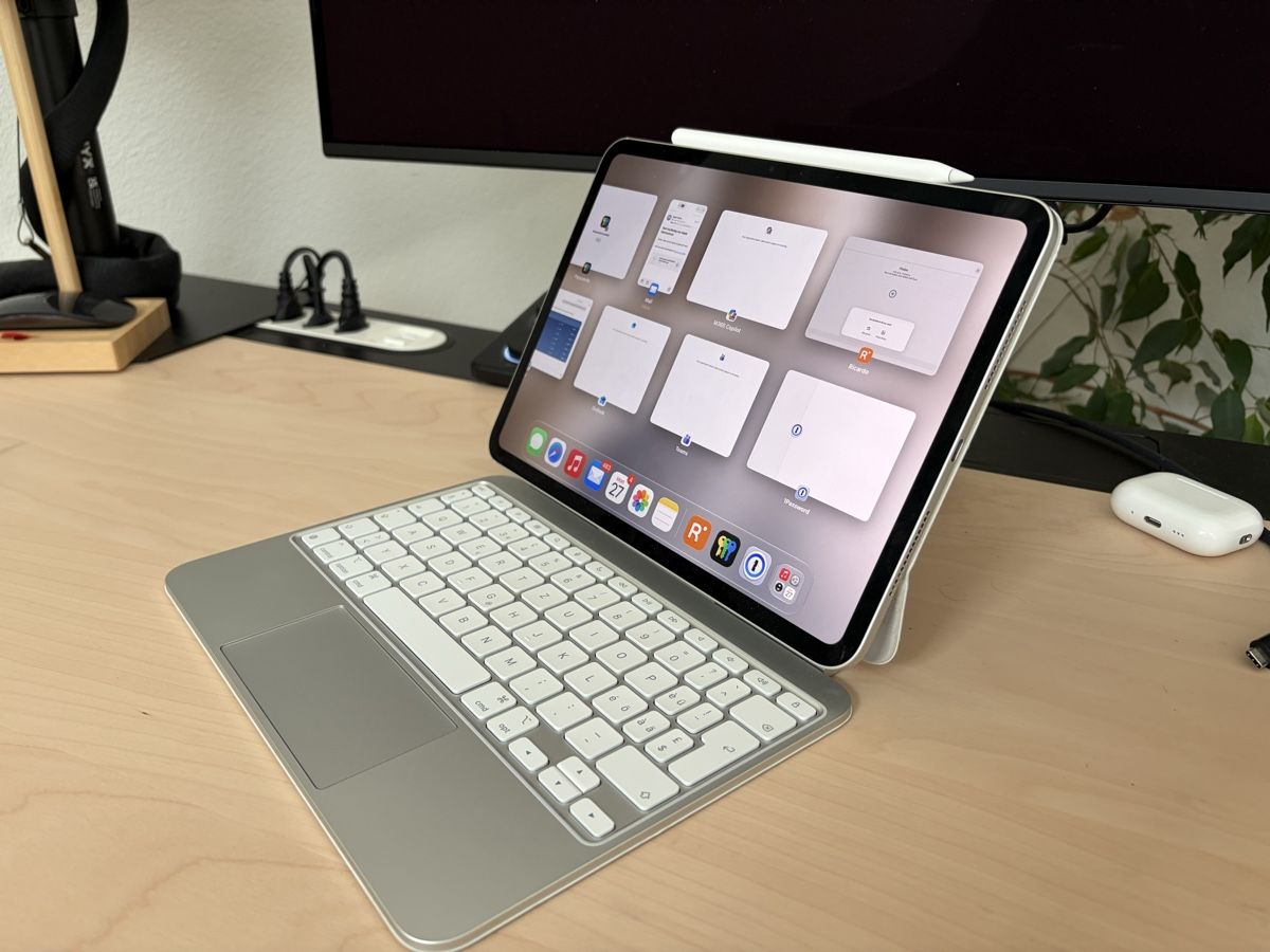 Apple Tablettes PC: iPad Pro M4 1TB WiFi inc. Magic Keyboard & Apple Pencil – D'occasion à Dielsdorf par Alanf 2