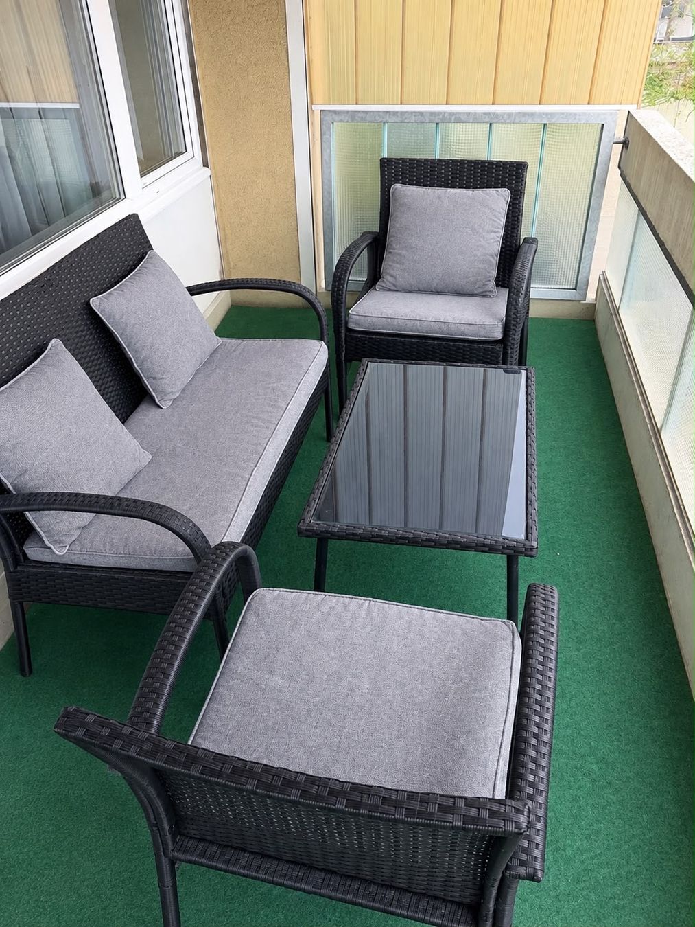 Set de table et chaises: Gartenmöbel – D'occasion à Trimbach par nor_8tfd