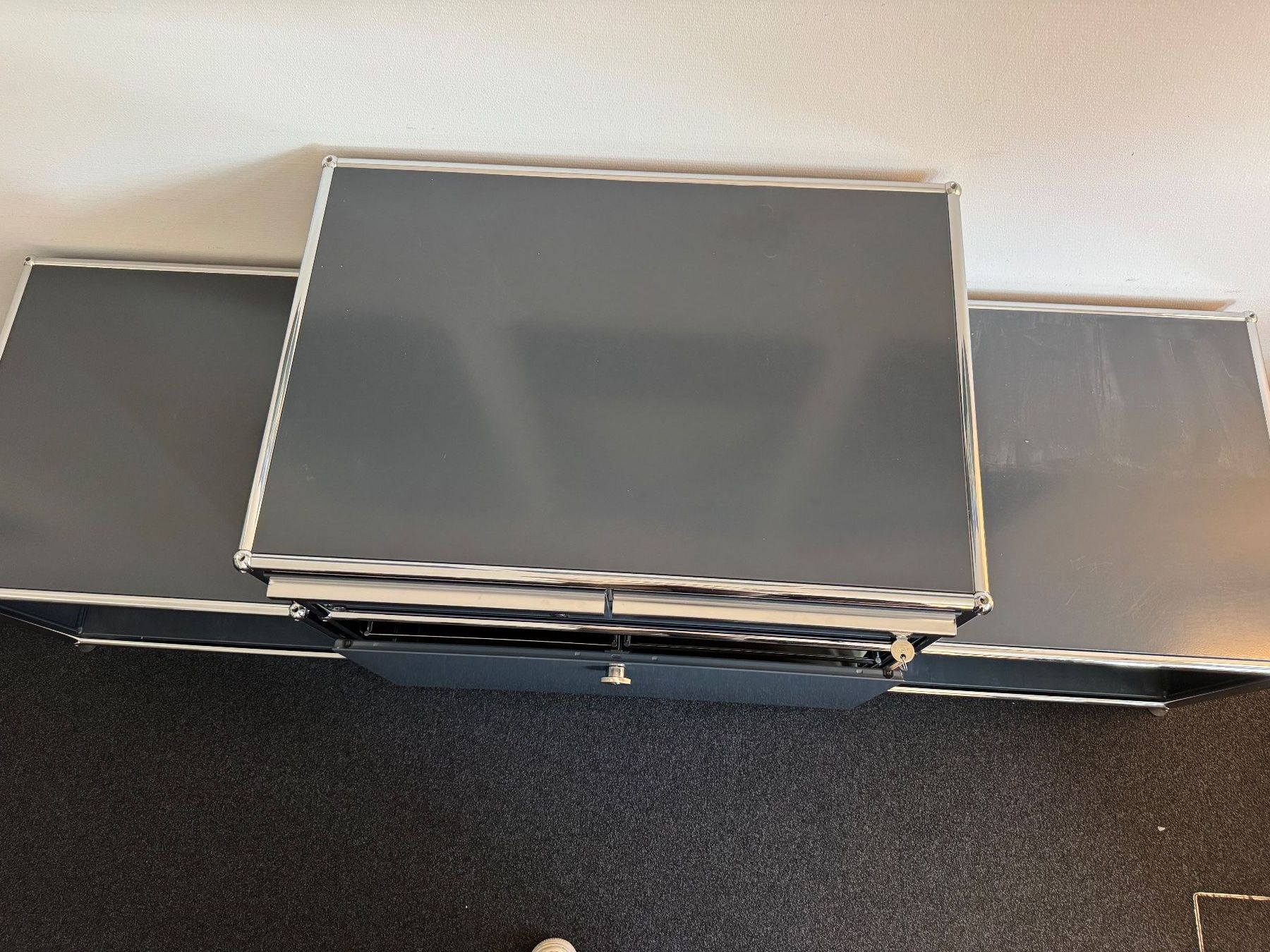 USM Regale: USM Haller Sideboard zwei Teilig Anthrazit – Gebraucht aus Diessenhofen von Osio 3