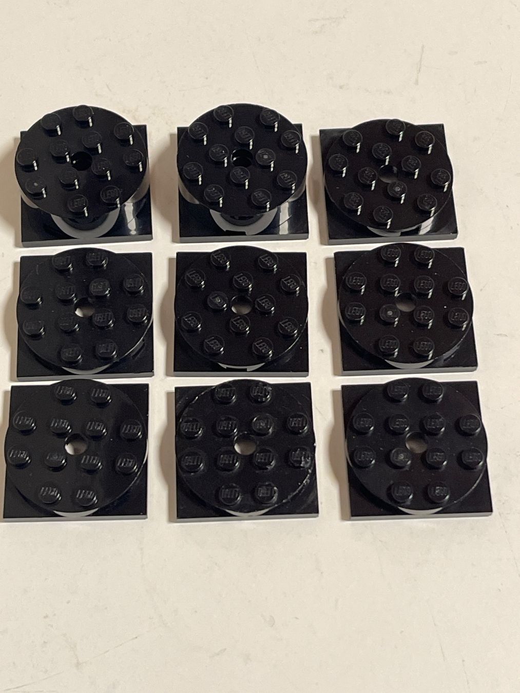 Lego Spielzeuge: LEGO - 8 schwarze rund Drehen Steine – Gebraucht aus Gelterkinden von cobra0110
