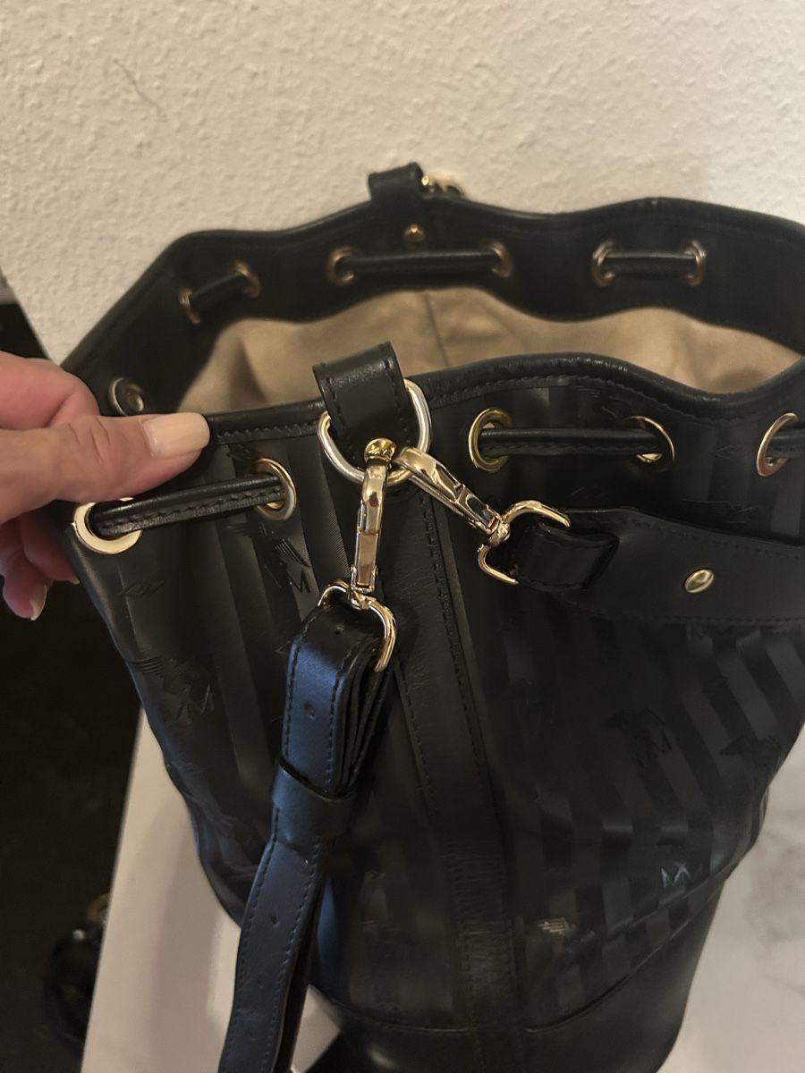 Maison Mollerus Sacs femmes: Maison Mollerus Niesen Schwarz mit Gold – D'occasion à Basel par David_2019 2