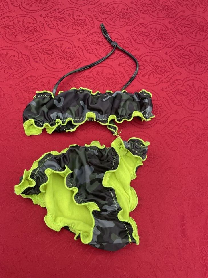 Badekleider & Bikinis: Mädchen Bikini Militär 128 – Neu (gemäss Beschreibung) aus Bergdietikon von antovale