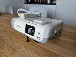 Beamer Epson EB-955WH ab 1 fr!