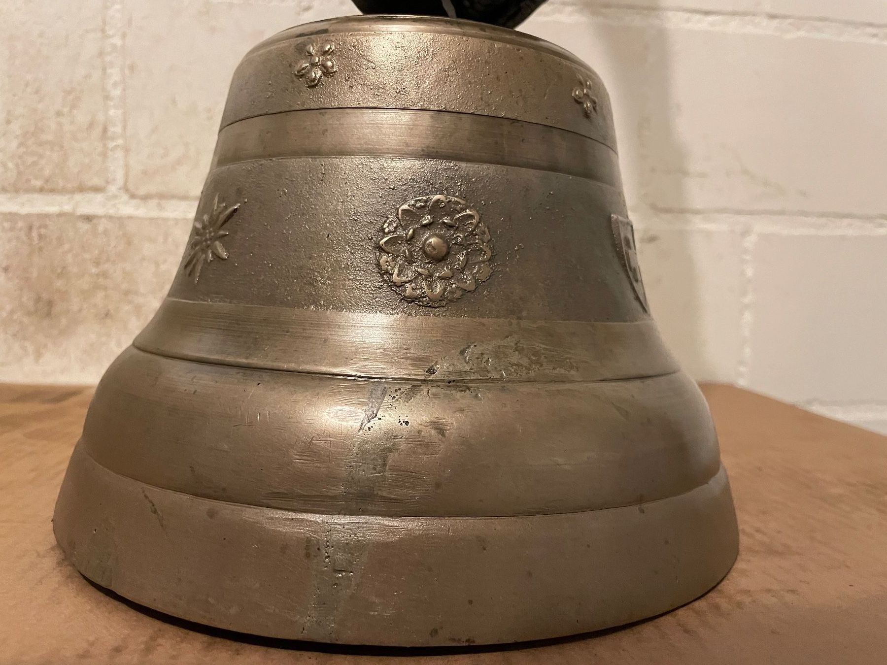 Glocken & Treicheln: Estrichfund alte Glocke ab 1.00 Fr. – Gebraucht aus Birrhard von magisto52 6