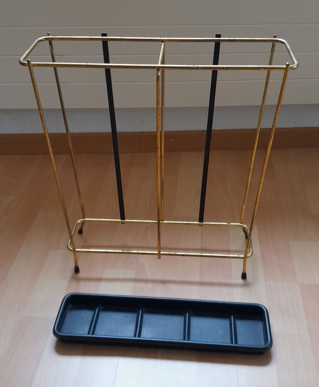 Garderobe: 50er-Hahre Schirmständer – Gebraucht aus Liesberg von Ragged 2