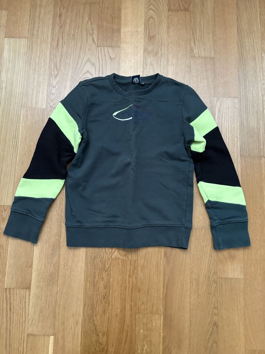 Maglioni & Felpe: Pullover Junge Gr. 140 – Usato da Winterthur venduto da Baby117