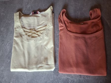 Lot de 2 débardeurs marque 1 x Hajo taille 42/44 coton