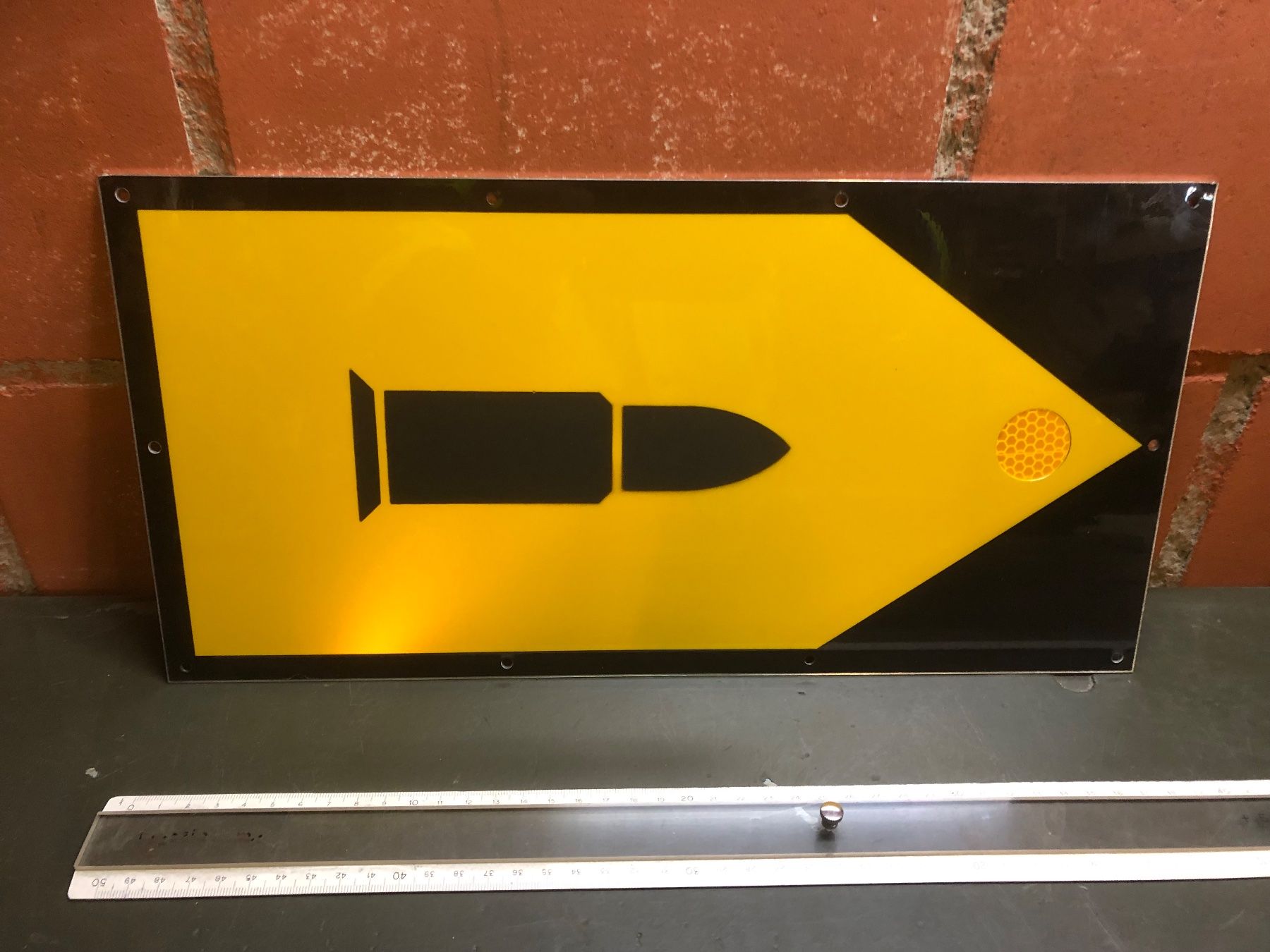 Schweizer Armee Insegne: Schweizer Armee Wegweiser Munition Jalon Militär Schild – Usato da Madiswil venduto da TEMISO 1