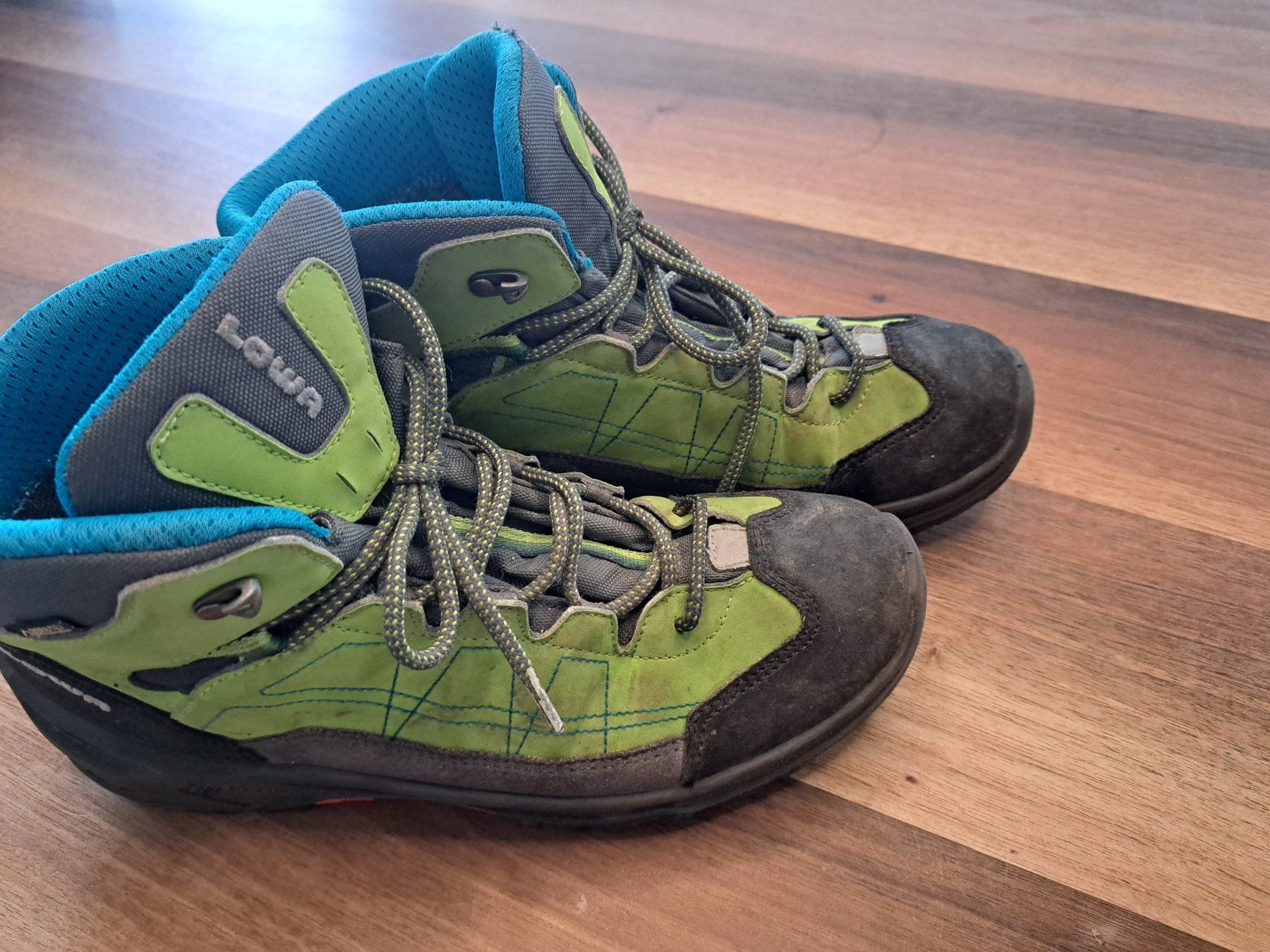 Lowa Herrenschuhe: Wanderschuhe Gr. 40 – Gebraucht aus Baar von Bruce37
