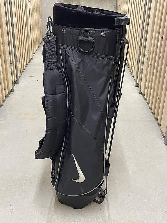 Nike Borse: Golf Standbag Nike – Usato da Bern venduto da mia_8nfn