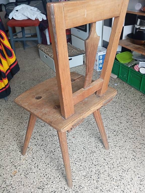 Chaises: Uralte stabelle Schweiz – D'occasion à Basel par Petergunn 2