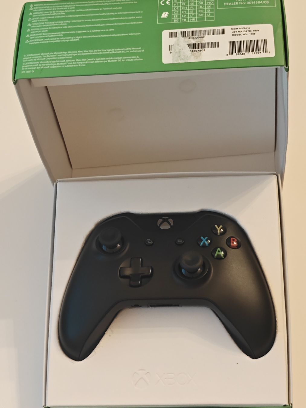 Microsoft Manettes: XBOX ONE WIRELESS CONTROLLER – D'occasion à Wettingen par Rostrs 3