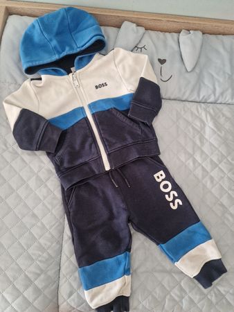 Ensemble survêtement BOSS, taille 12 mois (74 cm) 👕👖