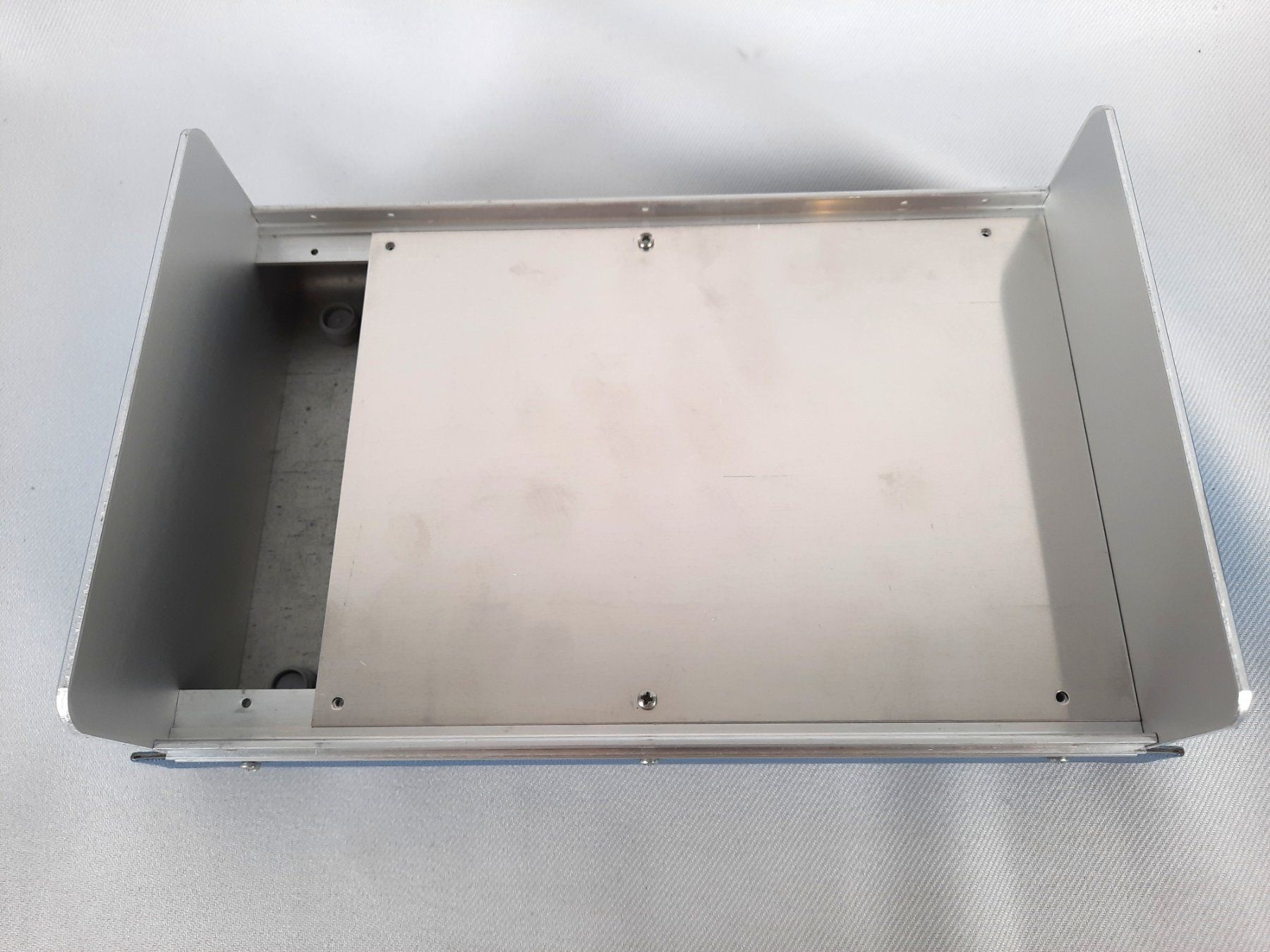 Componenti elettronici: Apparate-Gehäuse 65 x 220 x 130 mm – Nuovo (secondo la descrizione) da Beinwil am See venduto da Restwert_Beinwil 4