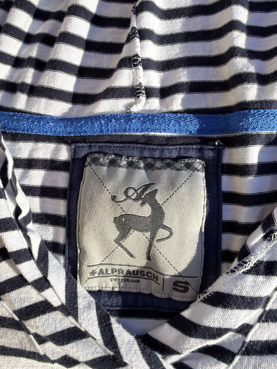 Tops: Pull à capuche bleu & blanc – Gebraucht aus Ovronnaz von Justine96 2