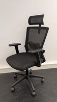 Ergonomischer Bürostuhl mit Kopfstütze und Armlehnen