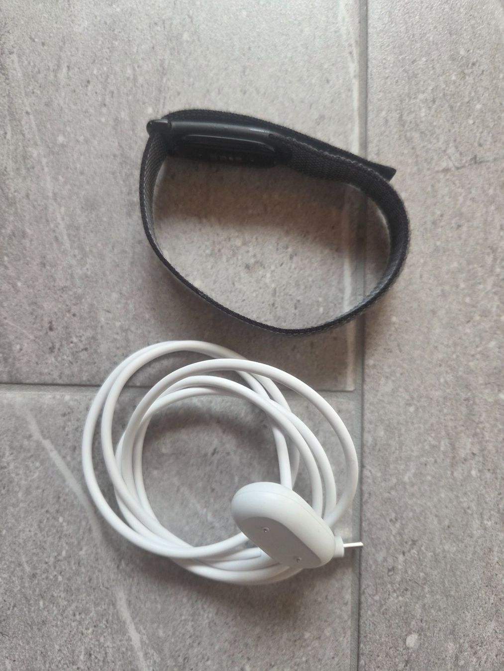 Fitbit Smartwatch: Google Fitbit Air – Nuovo (secondo la descrizione) da St. Gallen venduto da Seraph76