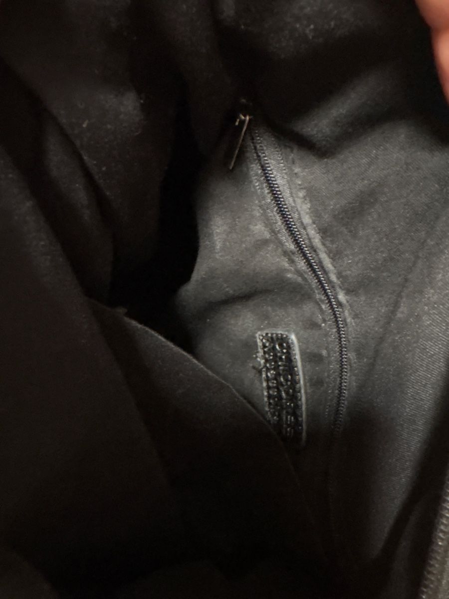 Borse da donna: Schwarze Handtasche/Rucksack aus Kunstleder – Usato da Volketswil venduto da Jenni1996 4