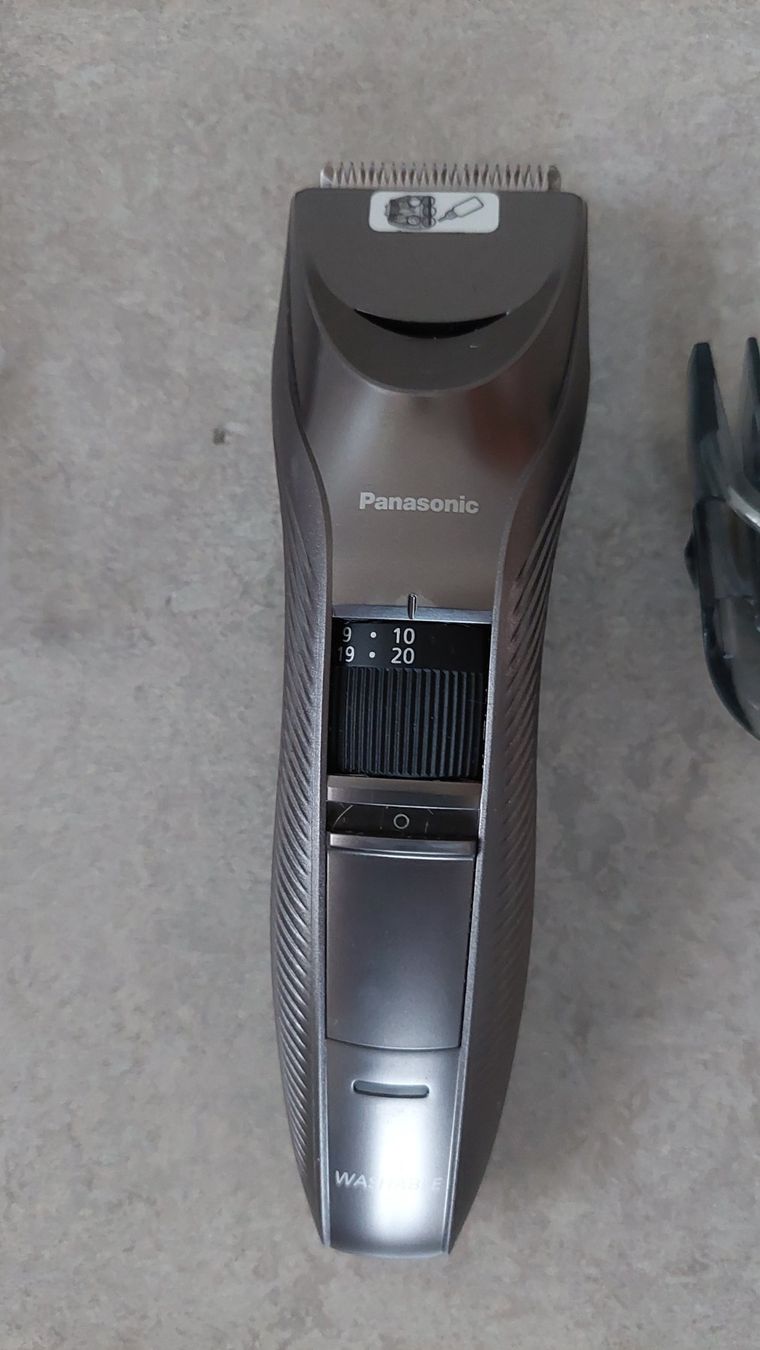 Panasonic Taglio: Haar Schneidemaschine – Usato da Escholzmatt venduto da Ipbuur 1