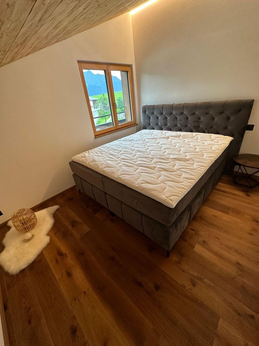 Letti: Boxspringbett grau – Nuovo (secondo la descrizione) da Zürich venduto da ede_ycr6