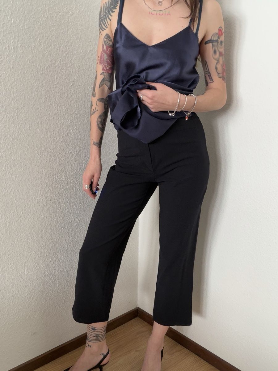 Escada Hosen: Escada Navy Wool Blend Cropped Pants, Size 34 vintage – Gebraucht aus Knonau von Grapesvintage 4