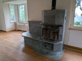 Kachelofen, Specksteinofen mit Sitzbank - gebraucht